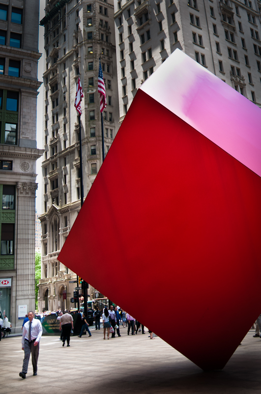 Yuri Evangelista - Street Photography - the red cube